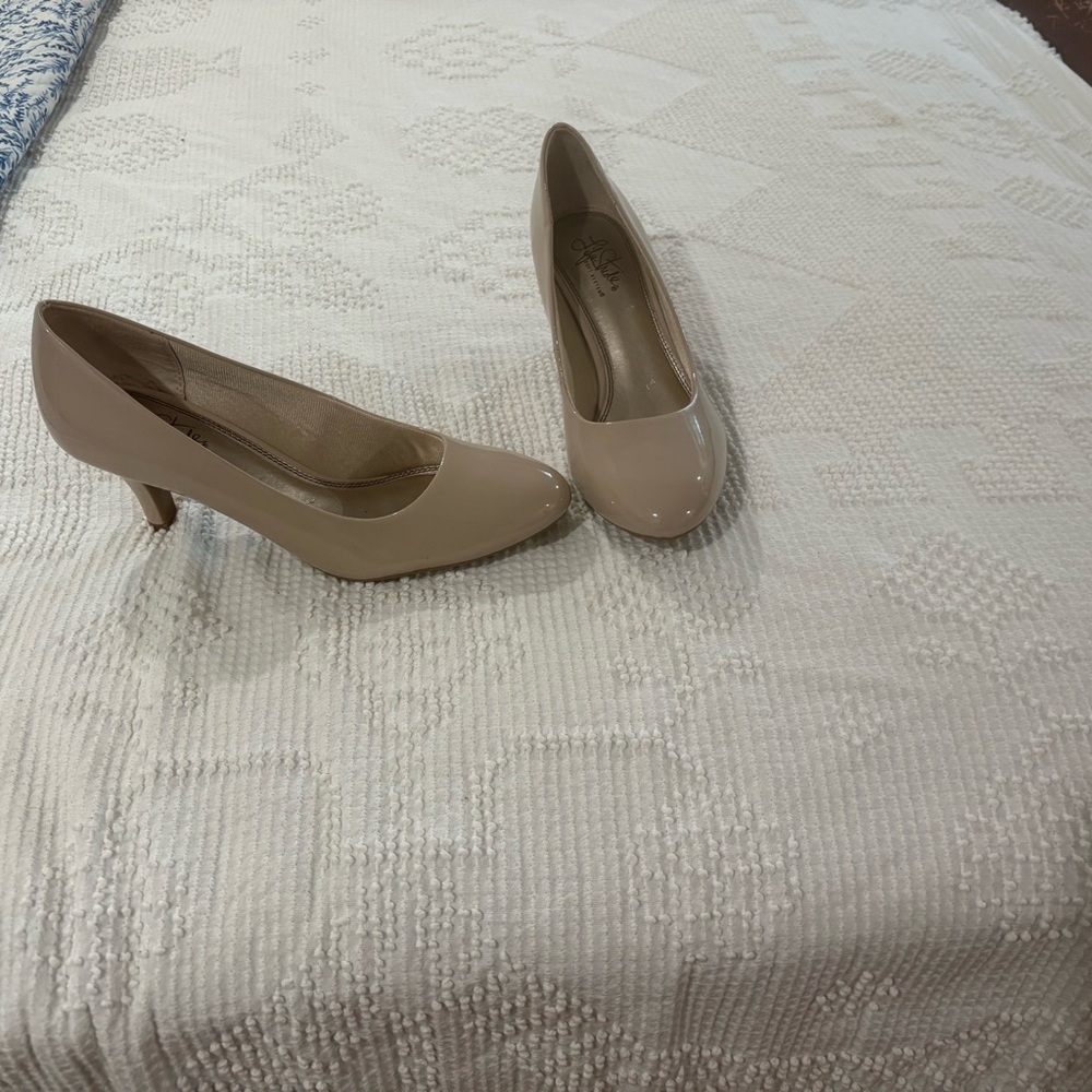 Life Stride Taupe Women's Heels